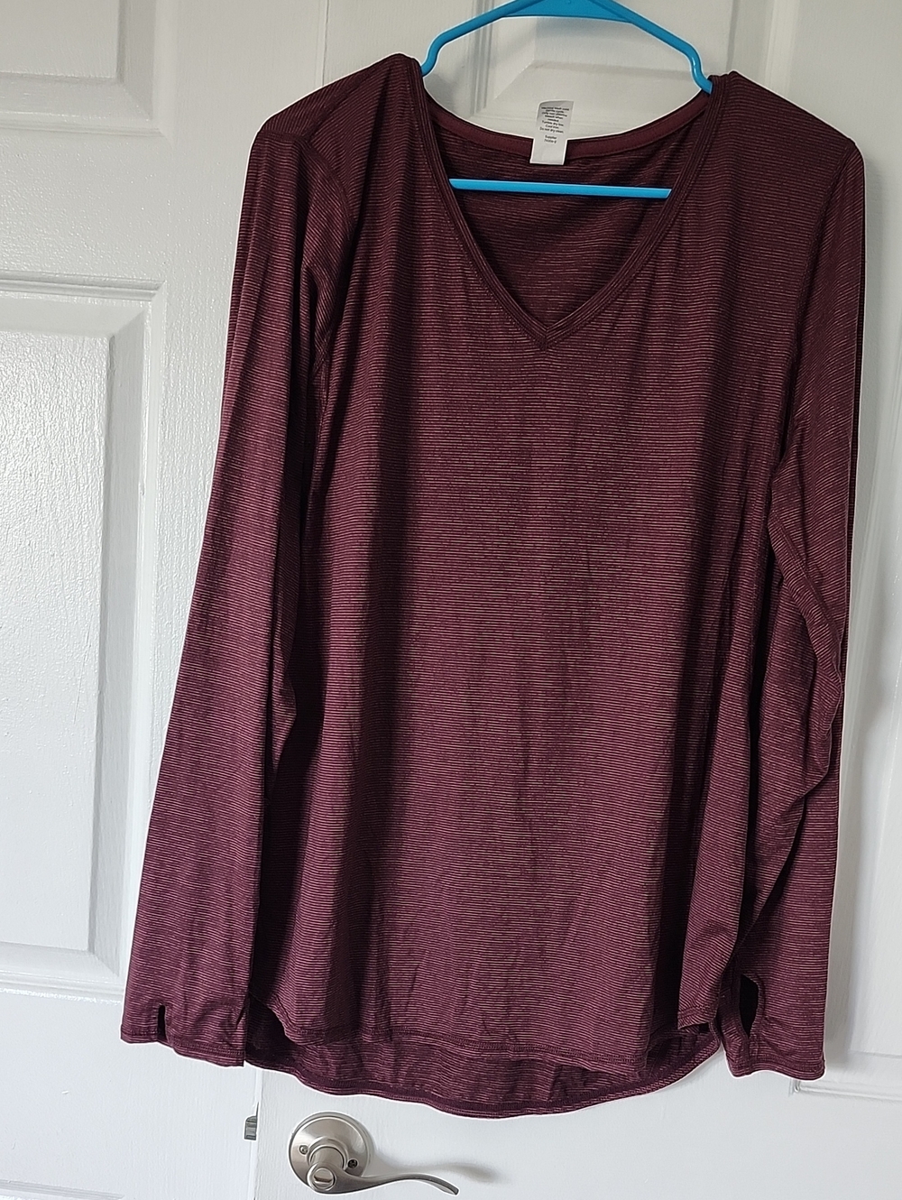 NWOT Xersion V-Neck Long Sleeve Tee in Burgundy